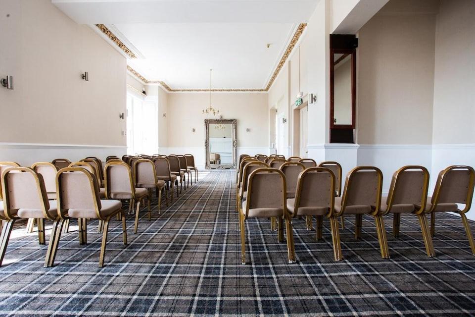 Beveridge Park Hotel Кърколди Екстериор снимка